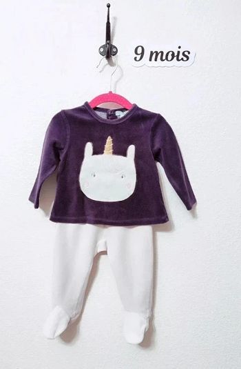 Pyjama 2 pièces bébé fille taille 9 mois