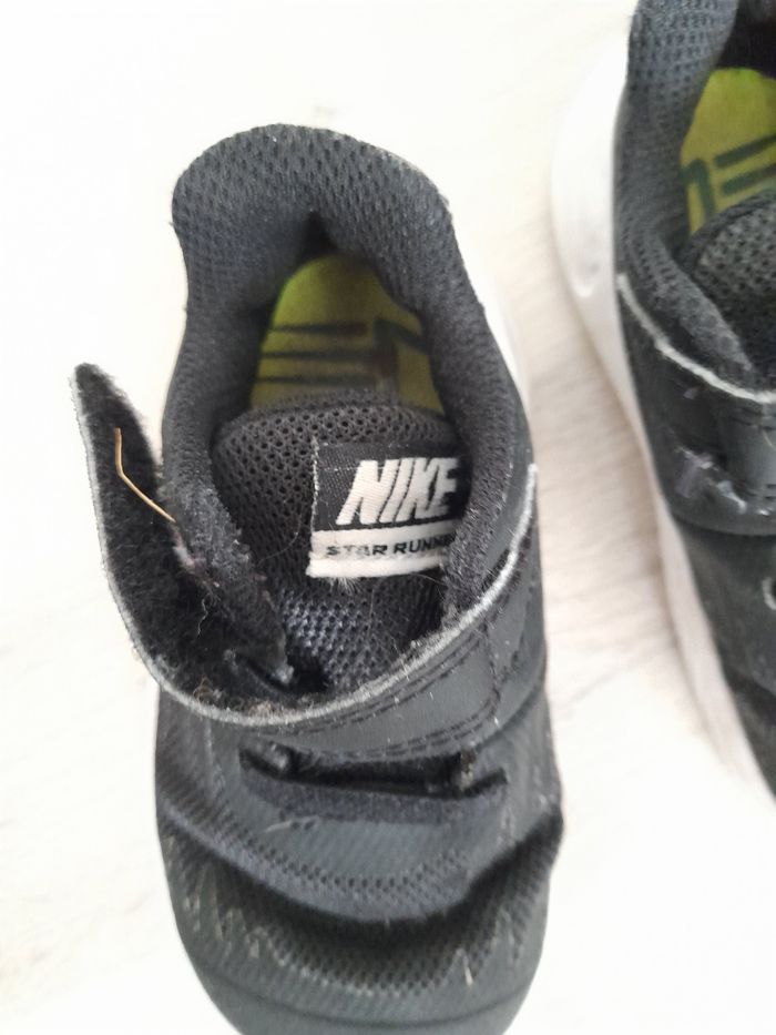Paire de baskets nike noires - photo numéro 2