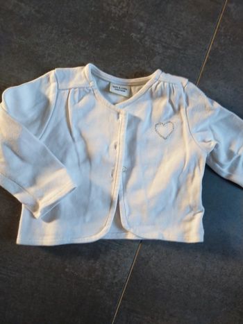 Très beau gilet blanc
