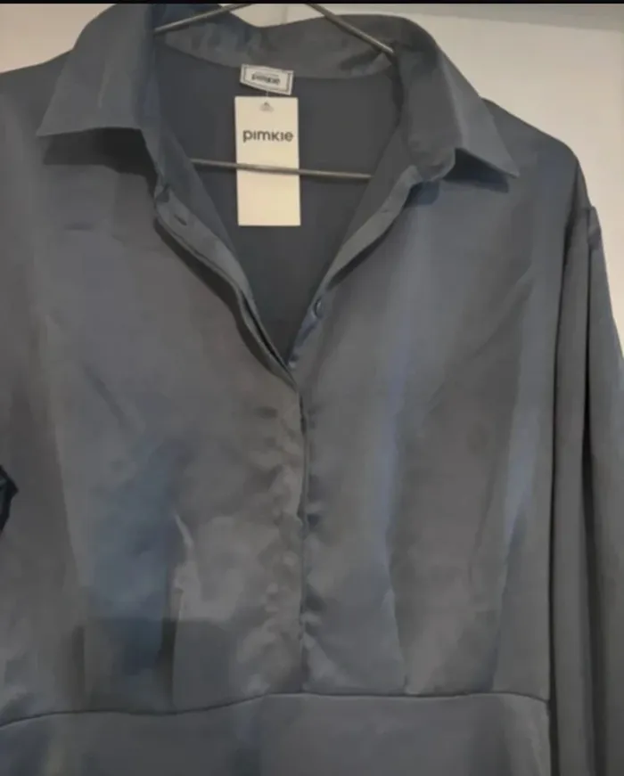 Robe chemise satinée bleu marine Pimkie T38 neuve - photo numéro 4