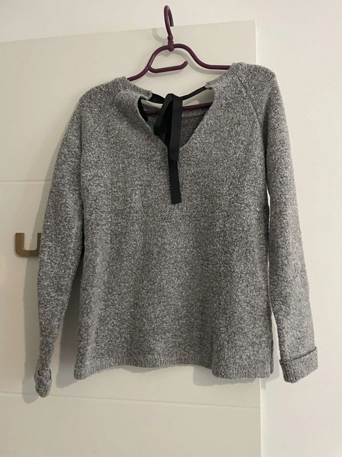 Pull gris - photo numéro 2
