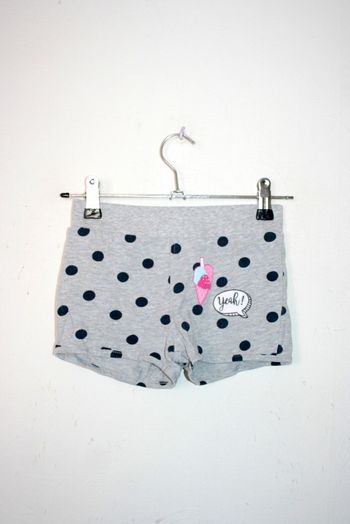 Short Zeeman gris 110/116, environ 5/6 ans