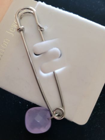 Épingle gilet argentée