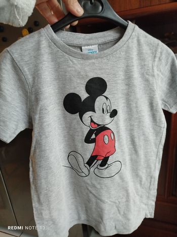 #kytie5ansgarcon. Tee-shirt manches courtes taille 5 ans