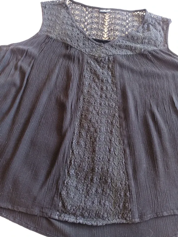 Blouse/Débardeur noir avec dentelle 42 - photo numéro 6