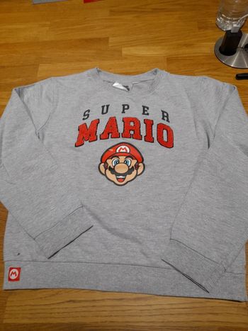 Sweat super mario
