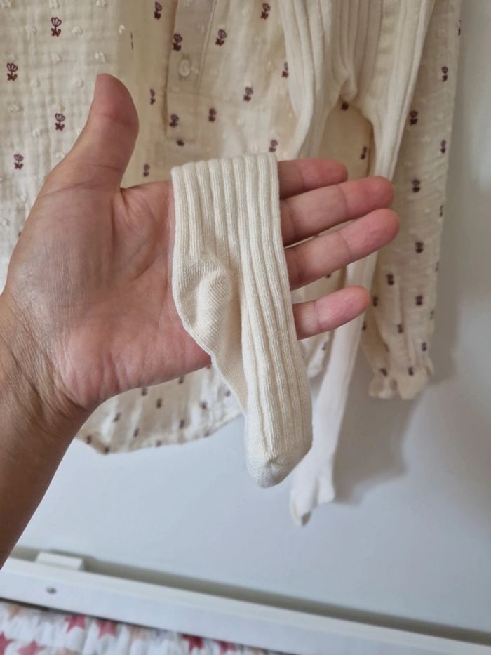 Barboteuse avec collants beige col claudine 3ans neuve - photo numéro 8