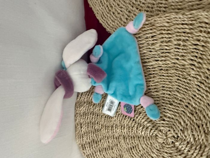 Doudou plat lapin rose blanc bleu Berry BABY NAT - photo numéro 3