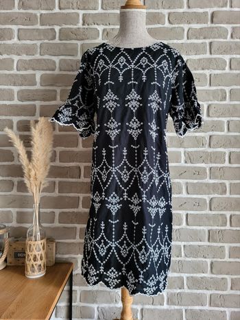 Robe noire à broderies anglaises Kiabi