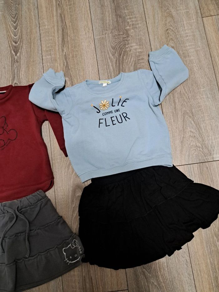 Jupes et pulls 3 ans - photo numéro 4