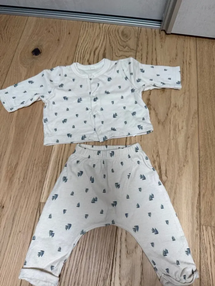 ensemble petit bateau taille 3 mois