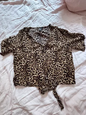 Jolie petite chemise PIÈCES