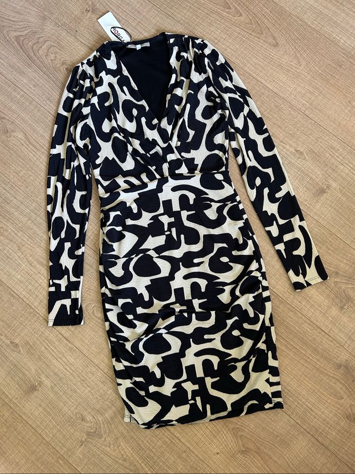 Robe noire et écrue neuve à manches longues Morgan taille 34 - photo numéro 7