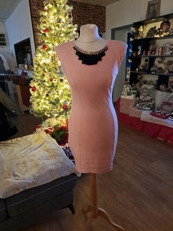 Robe moulante chic rose et noir