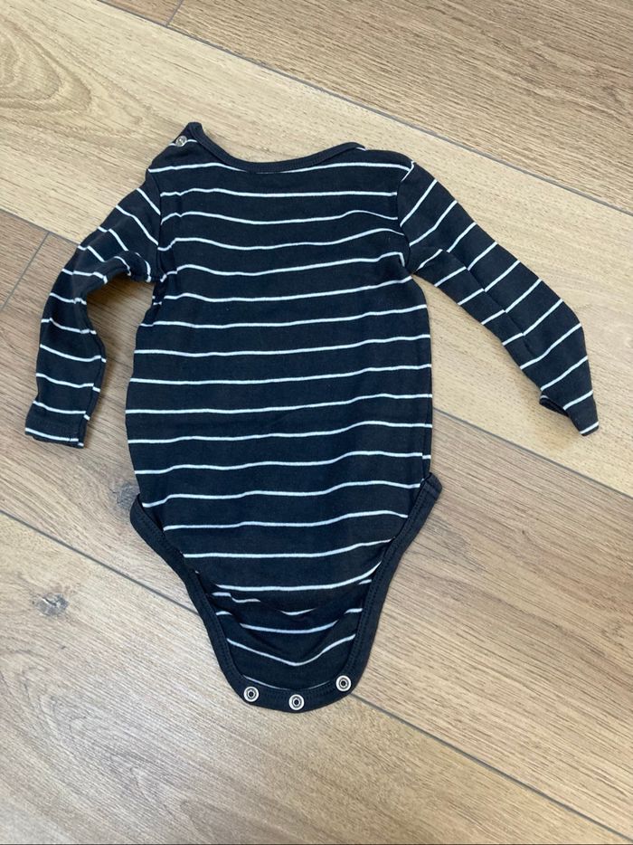 Lot de bodies H&M 6 mois - photo numéro 6