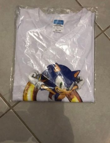 T shirt sonic