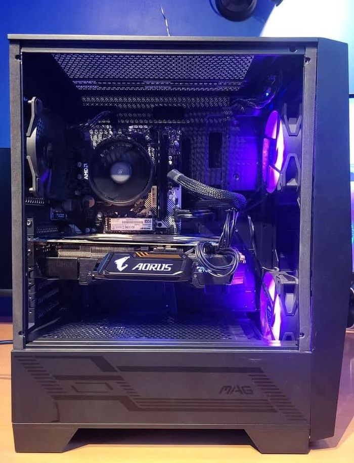 En vente de PC gamer - photo numéro 2