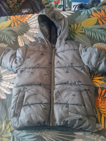 Vends jolie doudoune kaki de la marque KIABI