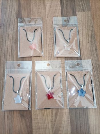 Collier neuf avec pendentif étoile