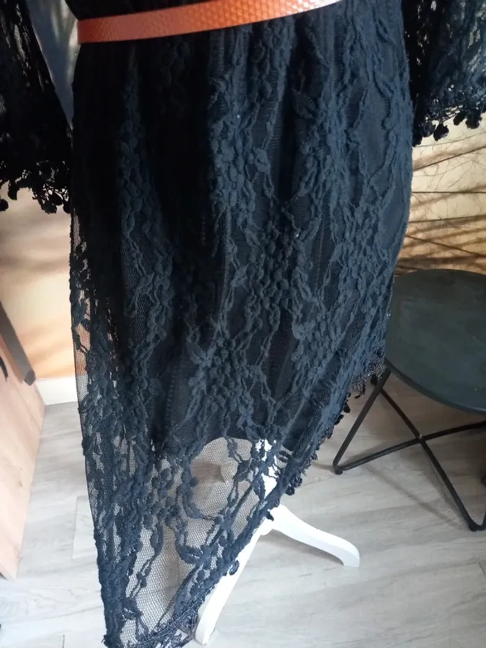 Robe finition dentelle - photo numéro 4
