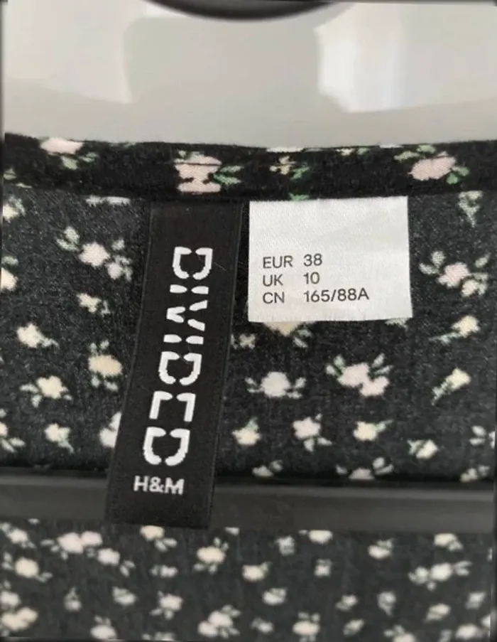 Robe mi longue noire fleurie - photo numéro 9