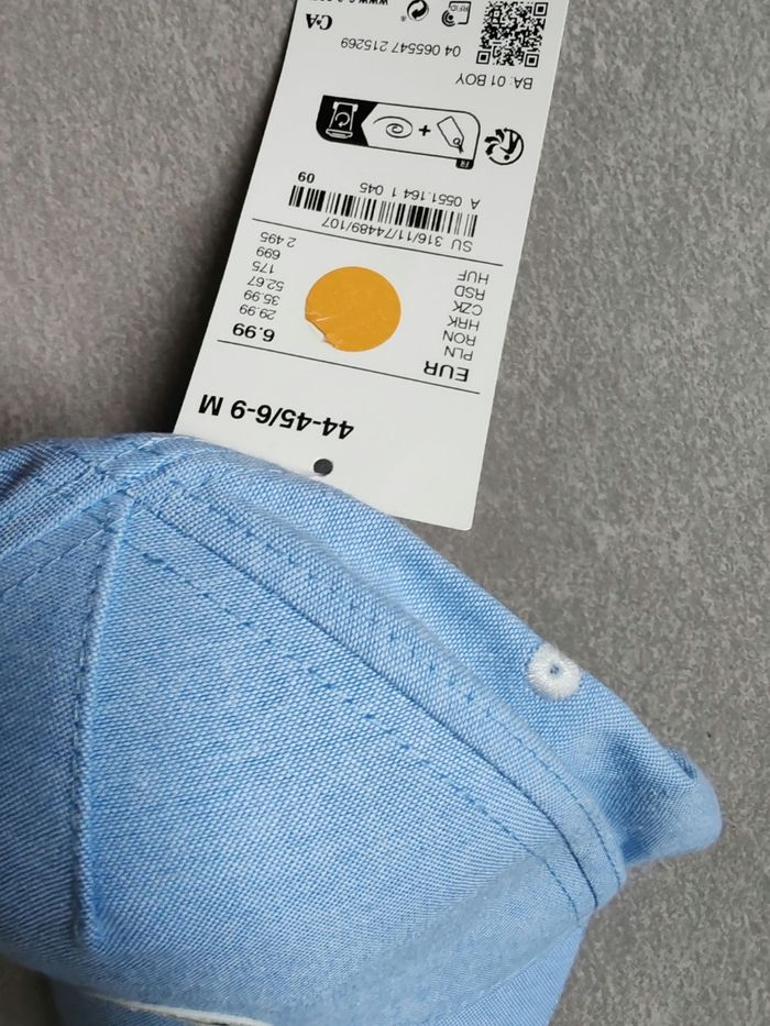 Casquette neuve C&A 6/9m - photo numéro 2