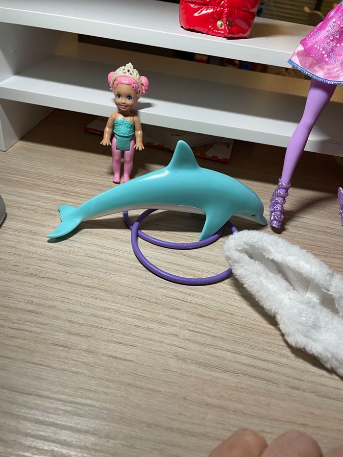 Barbie dreamtopia accessoires divers dauphin et petite sœur  Doudoune sans manche parfum Jean Paul Gaultier