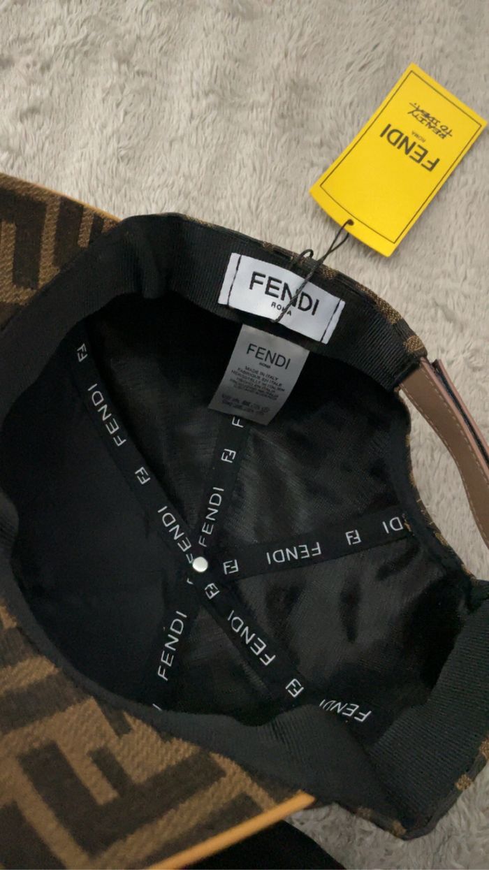 Casquette Fendi - photo numéro 3