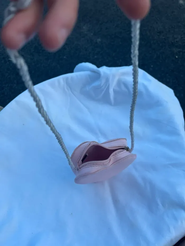 Petit sac en forme de cœur - photo numéro 6