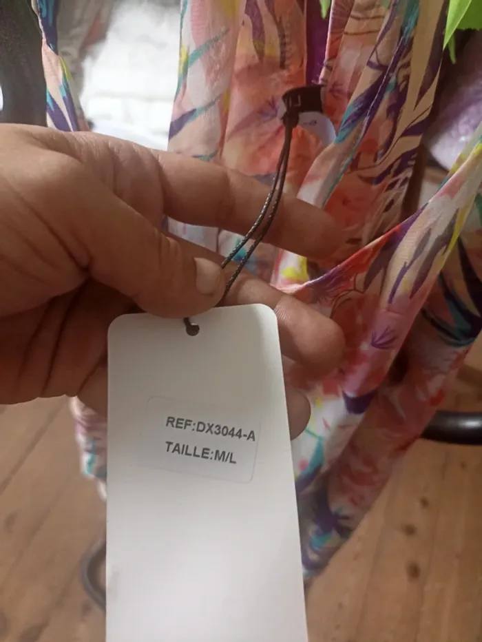 Débardeur fine bretelles taille M/L neuf - photo numéro 3