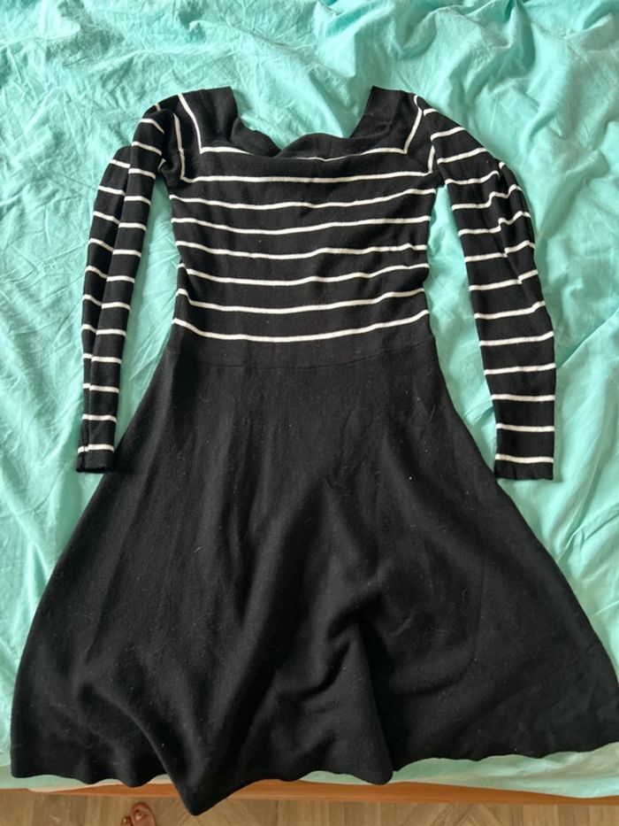 Robe noir et blanche