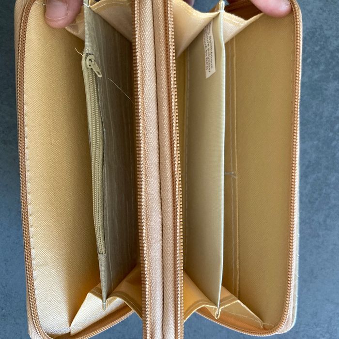 Portefeuille - photo numéro 3