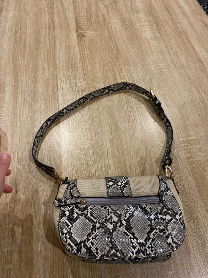 sac Valentino imprimé peau de serpent neuf - photo numéro 5