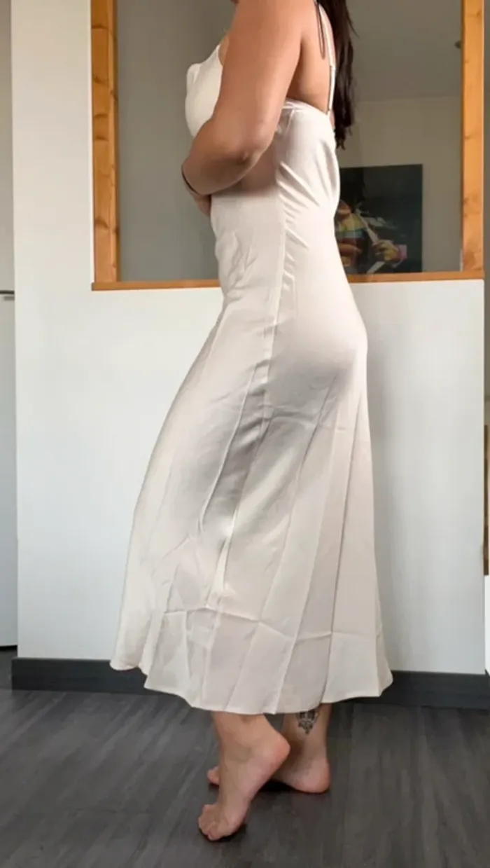 Robe soirée mariage beige soie sexy - photo numéro 2