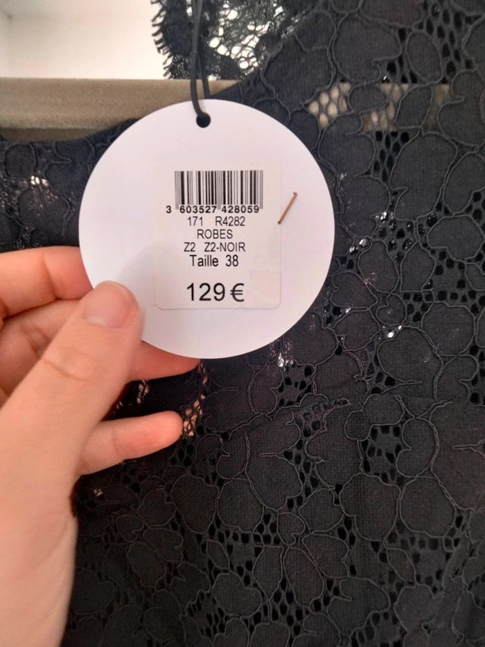 Robe Kookaï neuve taille 38 - photo numéro 4