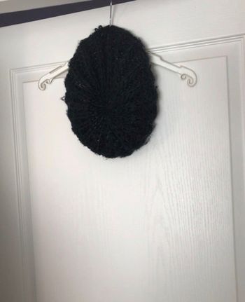 Bonnet noir a paillettes