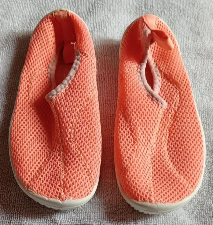 Chaussure nautique orange Décathlon Pointure 30 - photo numéro 2