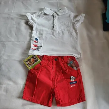 Ensemble Disney Mickey 6Mois Tee-shirt/Short + Cartes Pokémon + Billes