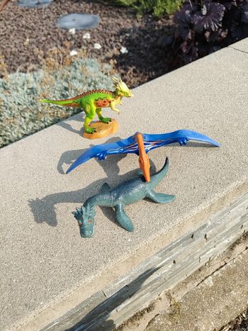Lot dinosaures playmobil et autres