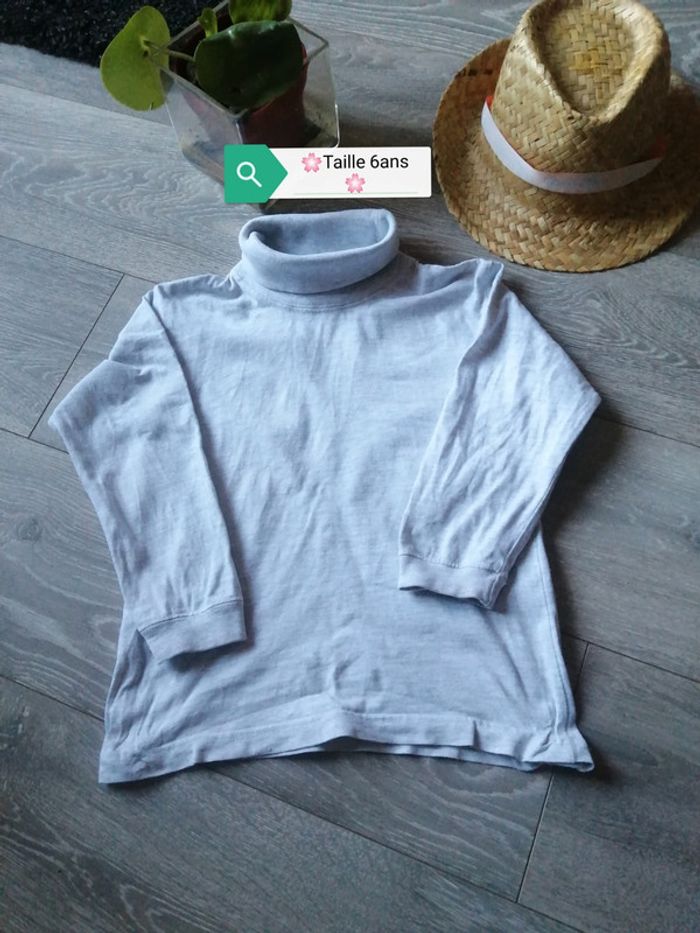 🌸Tee-shirt gris clair chiné col roulé mixte Taille 6 ans 🌸