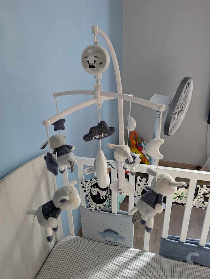 Lot SAUTHON MERLIN – Mobile musical, tapis d’éveil, tour de lit et accessoires bébé - photo numéro 10