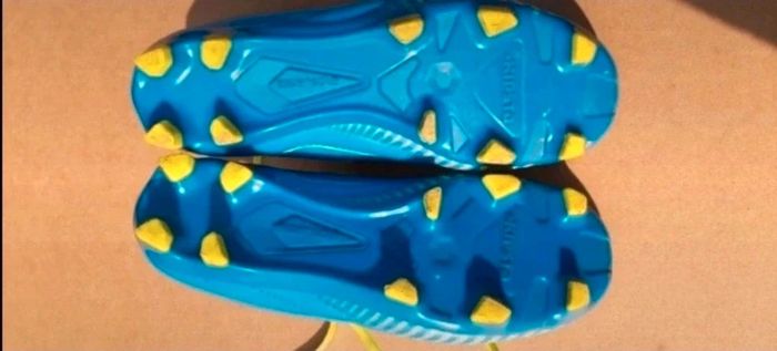 Chaussures de foot Kipsta p32 - photo numéro 4
