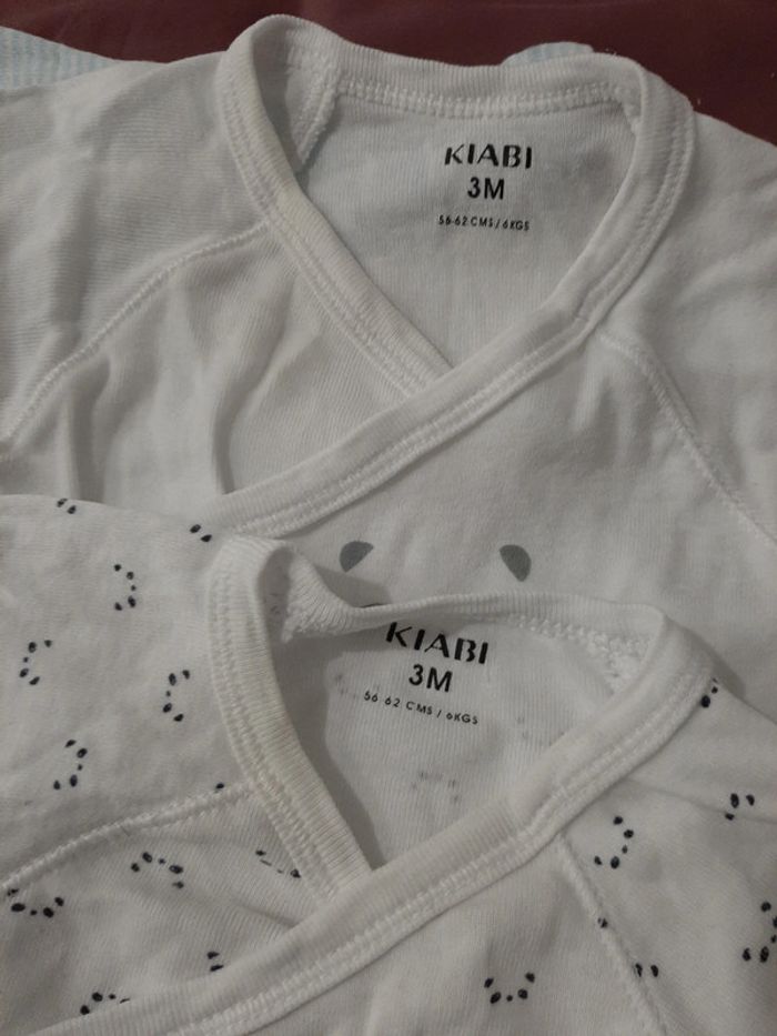 Lot de 4 bodies 3 mois - photo numéro 2