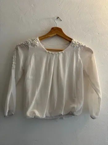 Haut blanc avec perles 6 ans ( Zara)