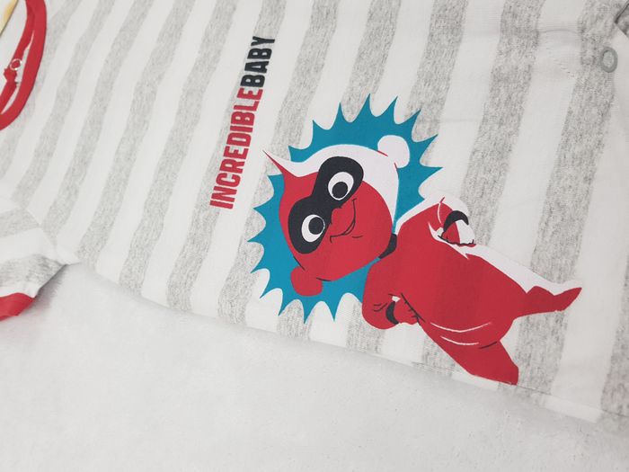 combinaison bébé les indestructibles 6 mois disney - photo numéro 2