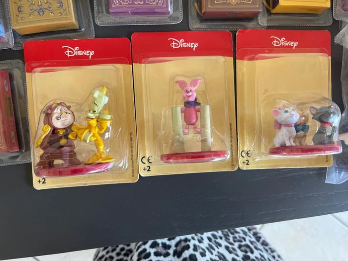 Lot figurine Disney + figurine audio + miniatures livre Disney - photo numéro 2