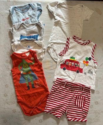 Lot 5 bodys + 2 petits ensembles légers