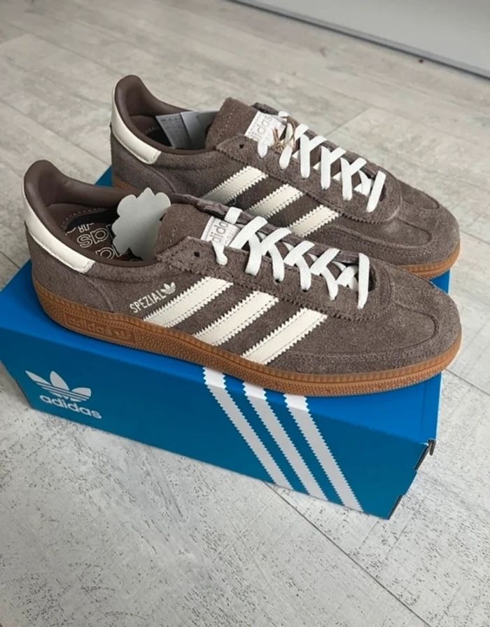 Adidas Spezial Earth Strate38.5