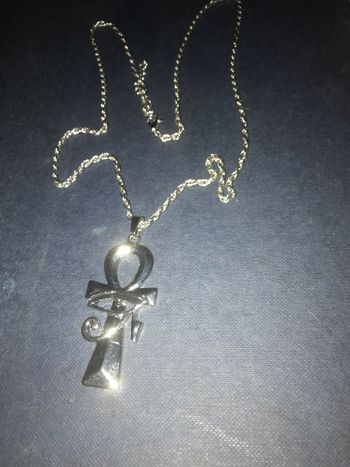 Croix égyptienne et collier