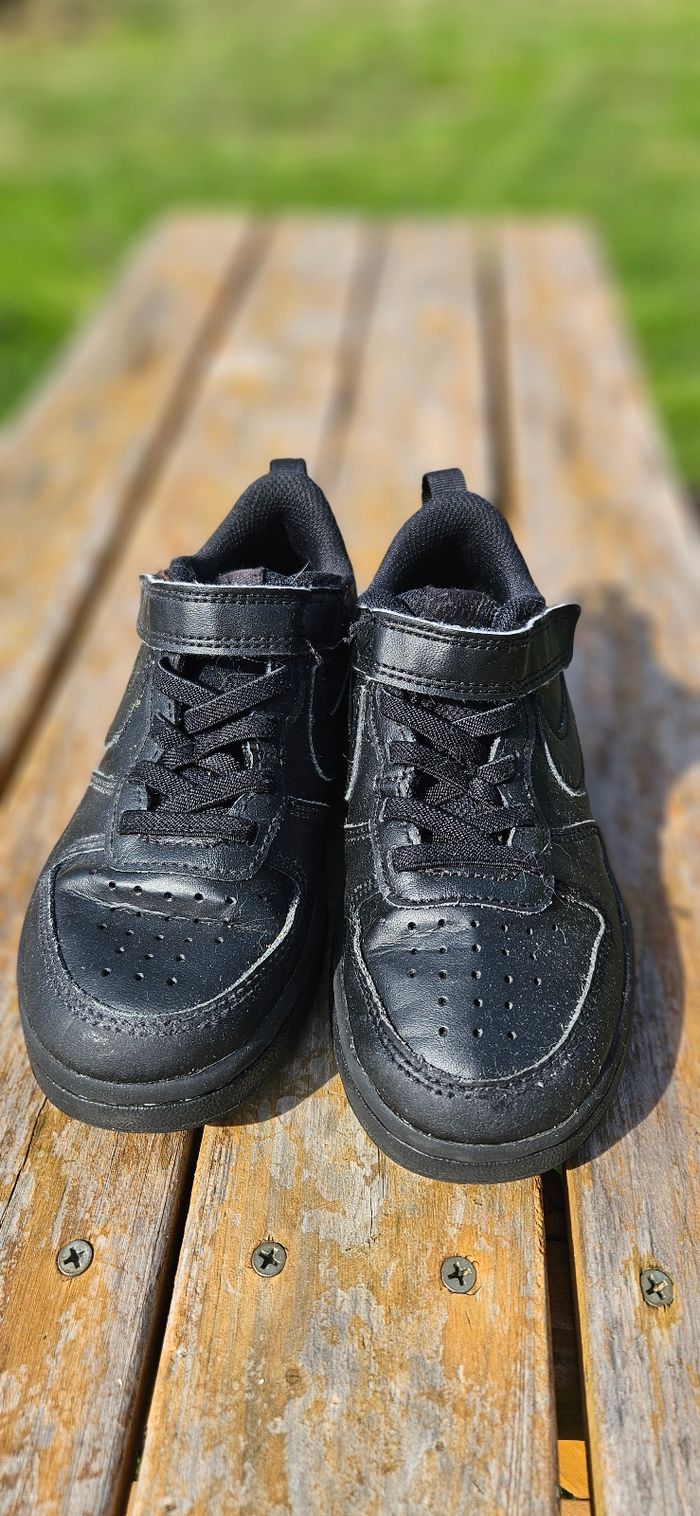 Baskets Nike noires enfant - 30 - photo numéro 2